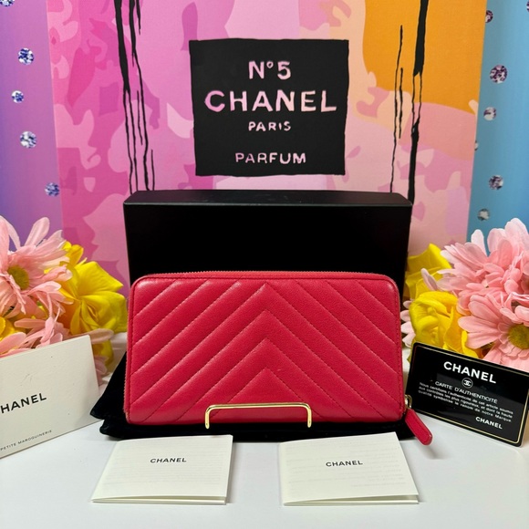 šSALE $2000 CHANEL BICOLOR REISSUE 2.55 - Picture 5 of 14